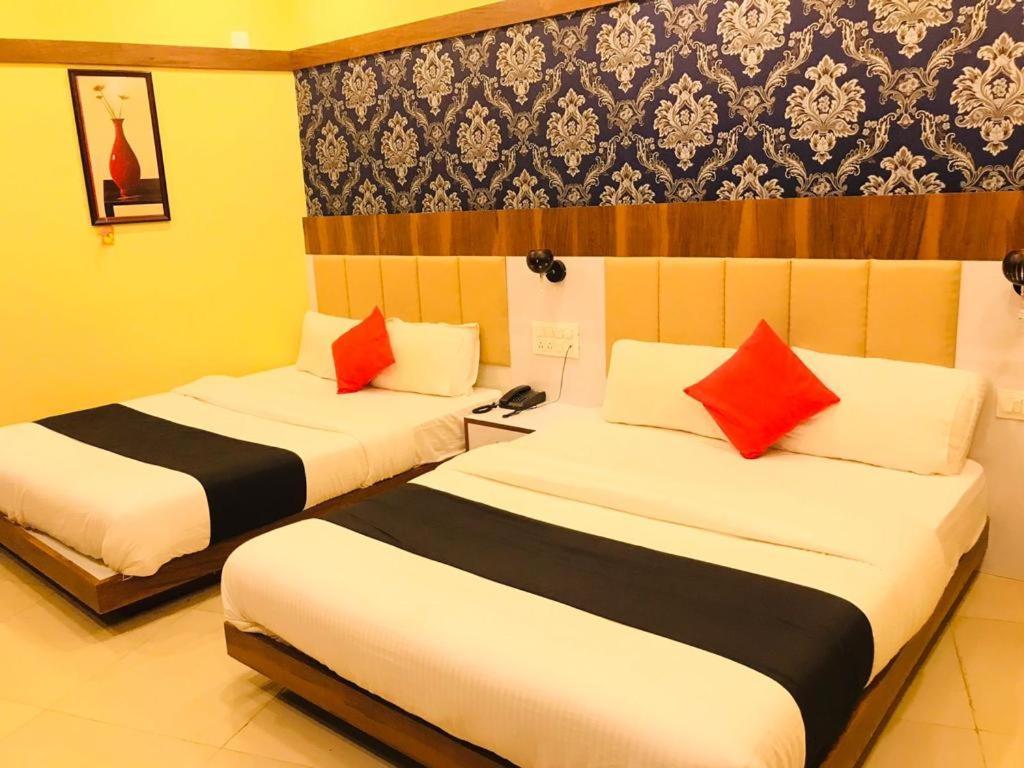 Hotel Keerthana Puttur Puttur  Buitenkant foto