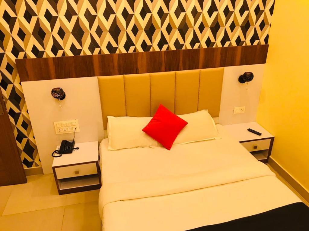Hotel Keerthana Puttur Puttur  Buitenkant foto