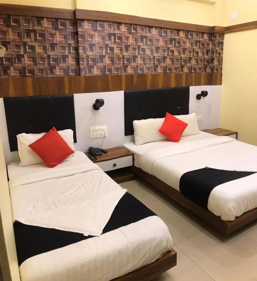 Hotel Keerthana Puttur Puttur  Buitenkant foto
