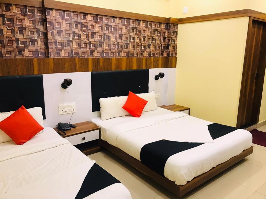Hotel Keerthana Puttur Puttur  Buitenkant foto