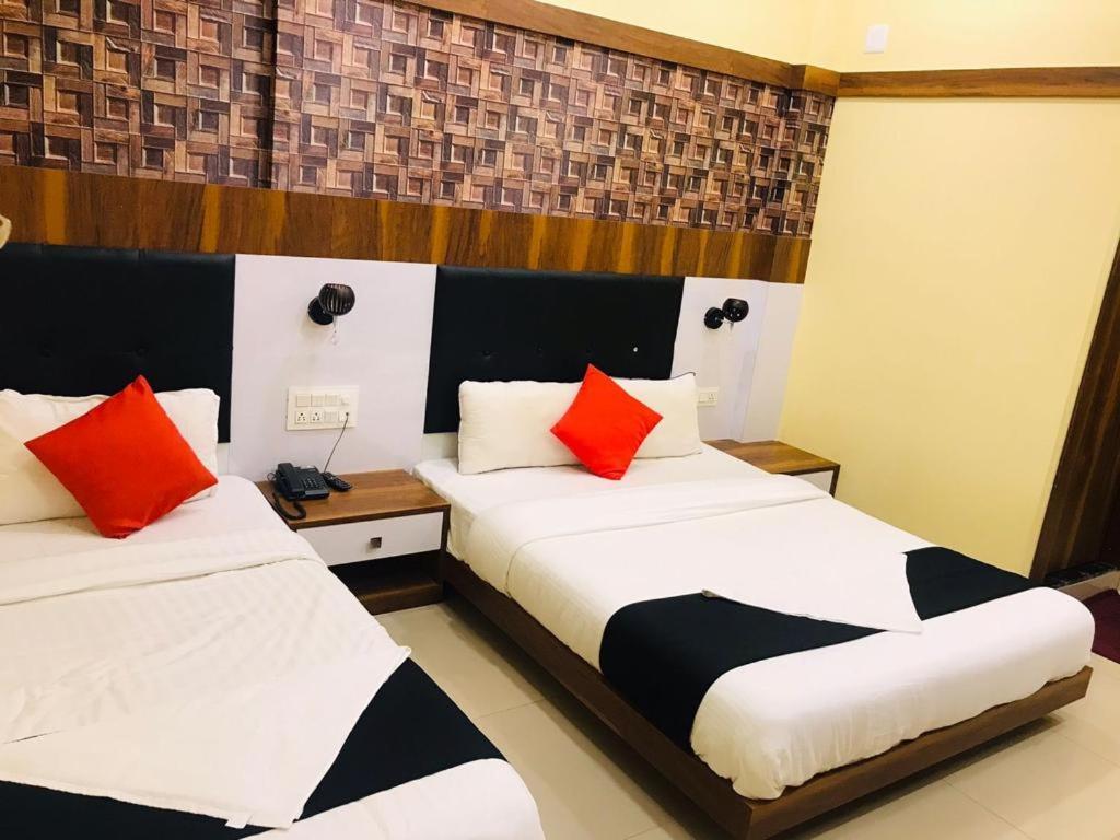 Hotel Keerthana Puttur Puttur  Buitenkant foto